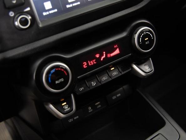 Kia Rio IV с пробегом 2018 года, цена 1 069 000 рублей, 137948 км, седан, Автокод Объявления