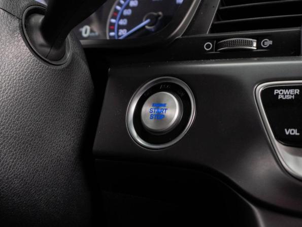 Hyundai Sonata VII (LF) Рестайлинг с пробегом 2018 года, цена 1 749 000 рублей, 147296 км, седан, Автокод Объявления