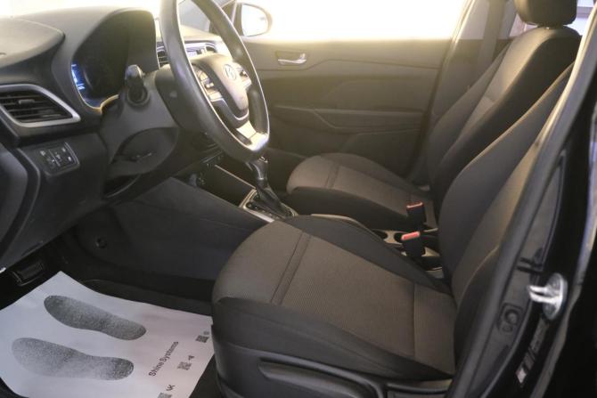 Hyundai Solaris II с пробегом 2017 года, цена 1 079 000 рублей, 59279 км, седан, Автокод Объявления