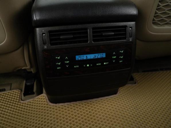 Toyota Land Cruiser 200 Series с пробегом 2010 года, цена 3 180 046 рублей, 298156 км, внедорожник, Автокод Объявления