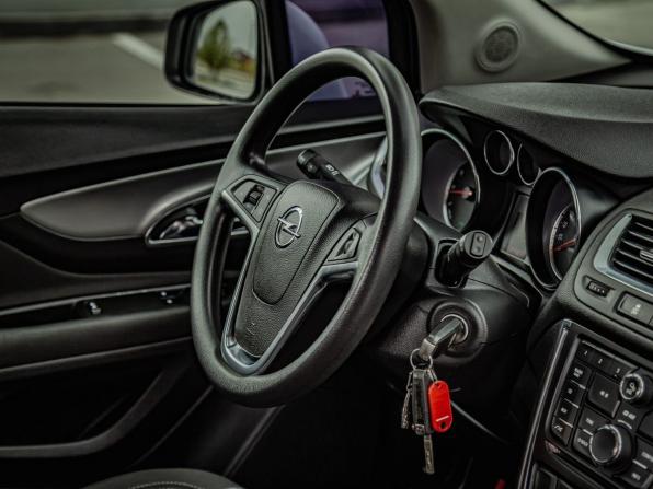 Opel Mokka I с пробегом 2014 года, цена 979 000 рублей, 129877 км, внедорожник, Автокод Объявления