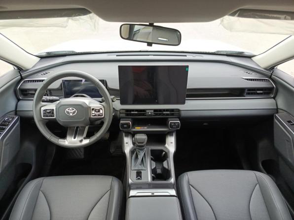 Toyota RAV4 VI (XA60) с пробегом 2025 года, цена 4 200 000 рублей, 39 км, внедорожник, Автокод Объявления