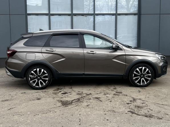 Lada (ВАЗ) Vesta I Рестайлинг (NG) с пробегом 2024 года, цена 1 599 000 рублей, 6706 км, универсал, Автокод Объявления
