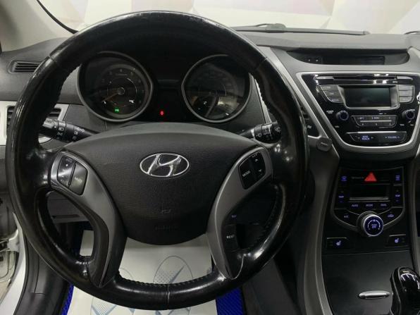 Hyundai Elantra V (MD) Рестайлинг с пробегом 2015 года, цена 1 200 000 рублей, 214634 км, седан, Автокод Объявления