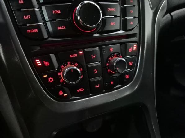 Opel Astra J с пробегом 2011 года, цена 590 000 рублей, 233364 км, хэтчбек, Автокод Объявления