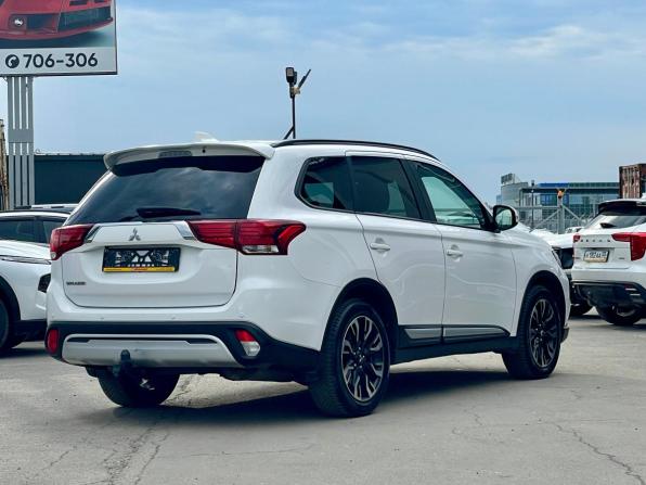 Mitsubishi Outlander III Рестайлинг 3 с пробегом 2021 года, цена 2 750 000 рублей, 90300 км, внедорожник, Автокод Объявления