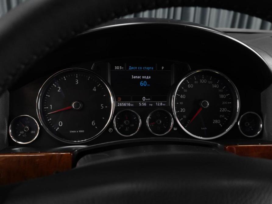 Volkswagen Touareg I Рестайлинг Тюмень  - изображение 16