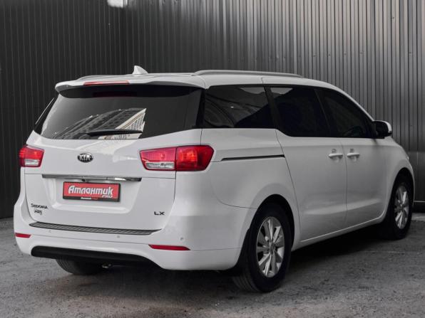 Kia Sedona III с пробегом 2015 года, цена 2 190 000 рублей, 136264 км, минивэн, Автокод Объявления