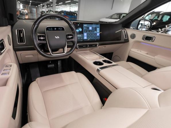 Li Auto (Lixiang) L9 I с пробегом 2023 года, цена 6 420 000 рублей, 48721 км, внедорожник, Автокод Объявления