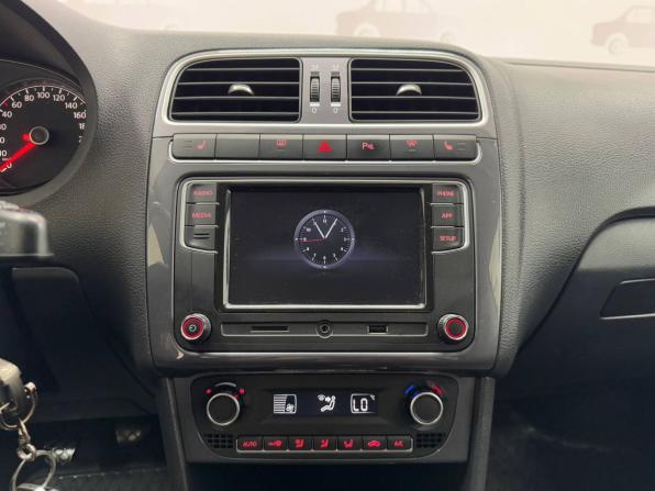Volkswagen Polo V Рестайлинг с пробегом 2019 года, цена 1 449 000 рублей, 129812 км, седан, Автокод Объявления
