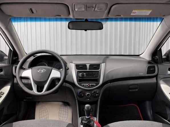 Hyundai Solaris I с пробегом 2013 года, цена 717 000 рублей, 106327 км, хэтчбек, Автокод Объявления