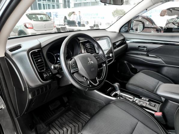 Mitsubishi Outlander III Рестайлинг 3 с пробегом 2021 года, цена 2 890 000 рублей, 47617 км, внедорожник, Автокод Объявления