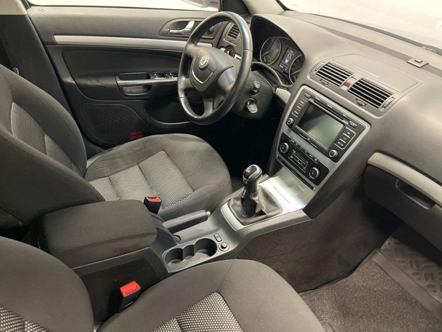 Skoda Octavia II (A5) Рестайлинг Санкт-Петербург  - изображение 9