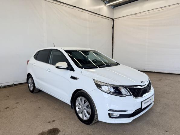 Kia Rio III Рестайлинг с пробегом 2015 года, цена 935 000 рублей, 139000 км, хэтчбек, Автокод Объявления