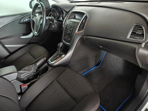 Opel Astra J Рестайлинг с пробегом 2013 года, цена 620 000 рублей, 231623 км, хэтчбек, Автокод Объявления