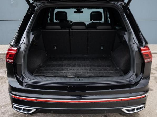 Volkswagen Tiguan II Рестайлинг с пробегом 2021 года, цена 3 840 000 рублей, 59745 км, внедорожник, Автокод Объявления