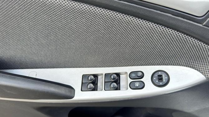 Hyundai Solaris I с пробегом 2013 года, цена 739 000 рублей, 213917 км, седан, Автокод Объявления