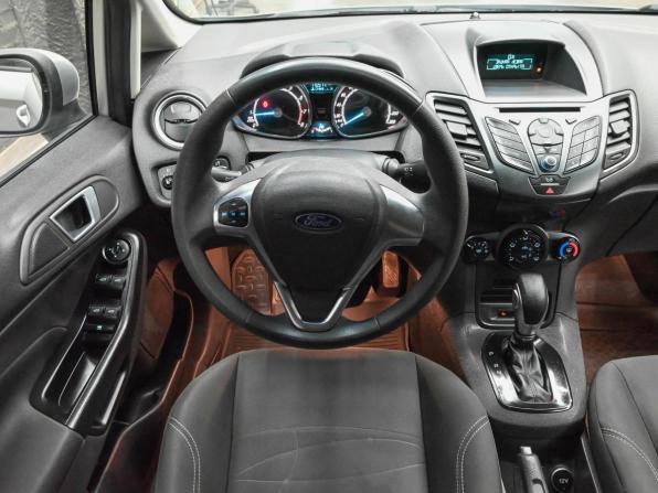 Ford Fiesta Mk6 Рестайлинг с пробегом 2015 года, цена 800 000 рублей, 170515 км, хэтчбек, Автокод Объявления