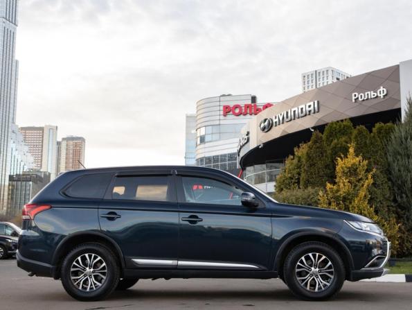 Mitsubishi Outlander III Рестайлинг 2 с пробегом 2016 года, цена 1 618 000 рублей, 166337 км, внедорожник, Автокод Объявления