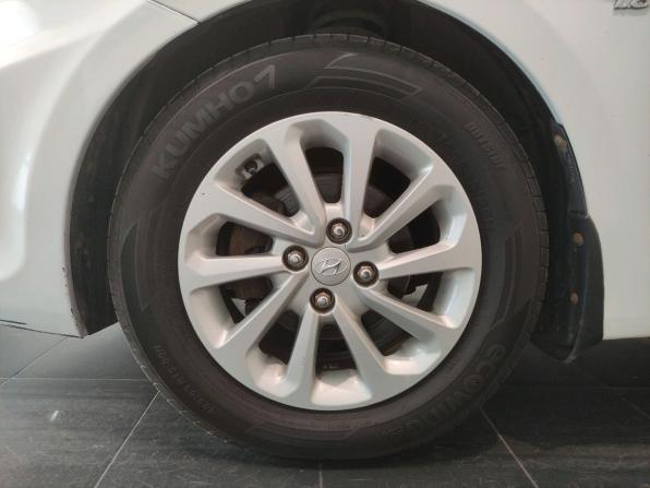 Hyundai Solaris I с пробегом 2013 года, цена 659 000 рублей, 117270 км, седан, Автокод Объявления