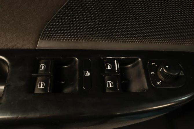 Volkswagen Golf V с пробегом 2006 года, цена 619 000 рублей, 310000 км, хэтчбек, Автокод Объявления