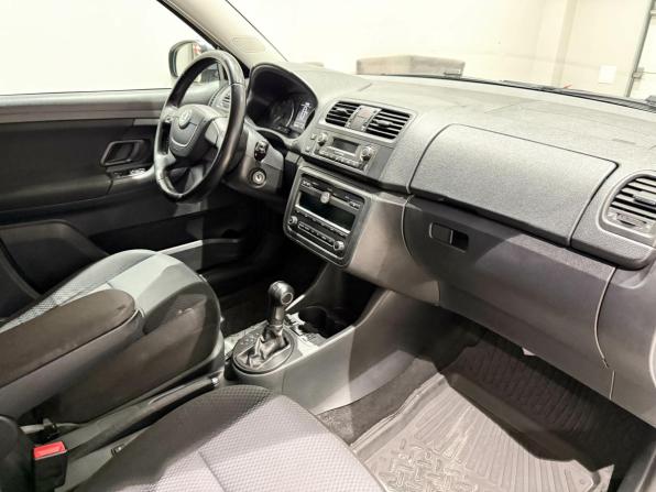 Skoda Fabia II Рестайлинг с пробегом 2012 года, цена 653 790 рублей, 215112 км, хэтчбек, Автокод Объявления