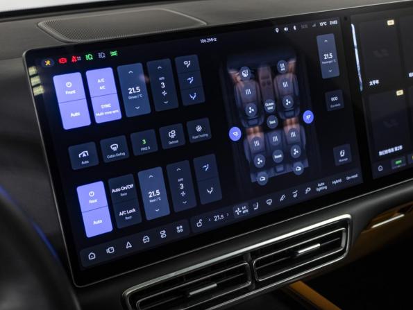 Li Auto (Lixiang) L7 I с пробегом 2024 года, цена 6 750 000 рублей, 22000 км, внедорожник, Автокод Объявления