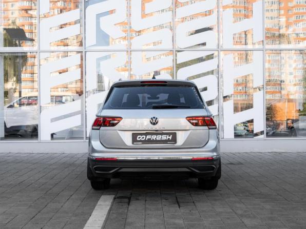 Volkswagen Tiguan II Рестайлинг с пробегом 2021 года, цена 2 398 000 рублей, 116746 км, внедорожник, Автокод Объявления