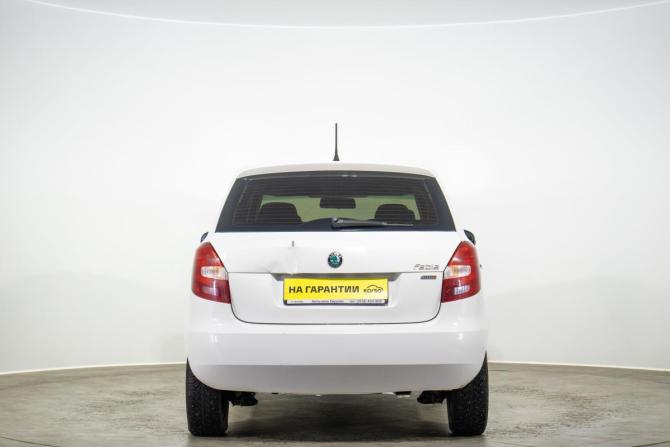 Skoda Fabia II Рестайлинг с пробегом 2013 года, цена 379 000 рублей, 123000 км, хэтчбек, Автокод Объявления