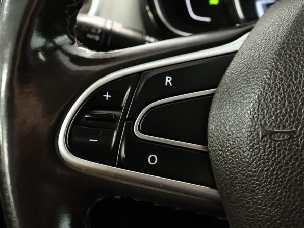 Renault Espace V с пробегом 2017 года, цена 1 475 100 рублей, 154010 км, минивэн, Автокод Объявления