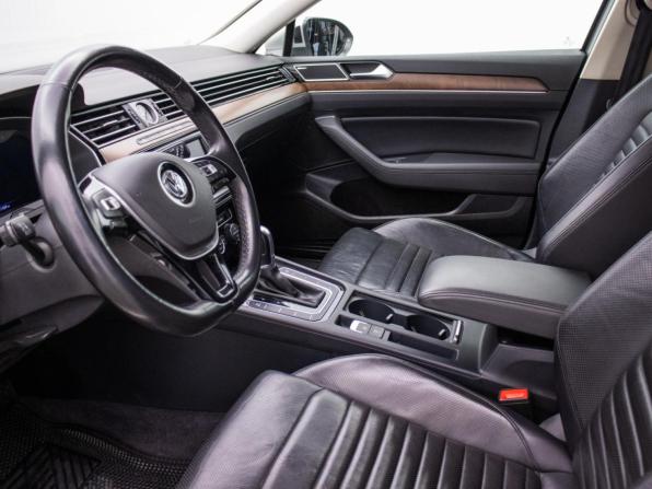 Volkswagen Passat B8 с пробегом 2017 года, цена 1 750 000 рублей, 221150 км, универсал, Автокод Объявления