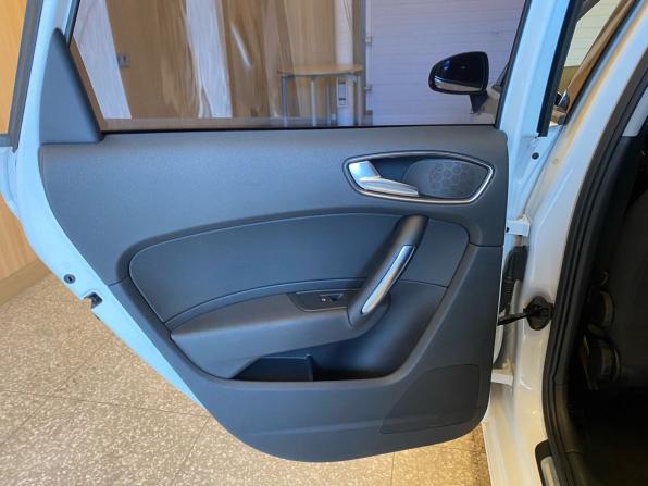 Audi A1 I (8X) с пробегом 2013 года, цена 858 000 рублей, 166000 км, хэтчбек, Автокод Объявления