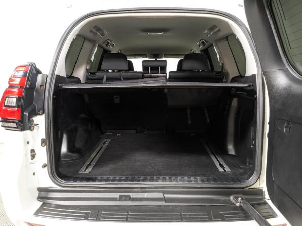 Toyota Land Cruiser Prado 150 Series Рестайлинг 2 с пробегом 2018 года, цена 3 909 500 рублей, 312000 км, внедорожник, Автокод Объявления