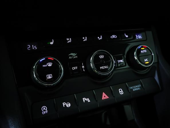 Skoda Karoq I с пробегом 2021 года, цена 2 627 000 рублей, 79122 км, внедорожник, Автокод Объявления
