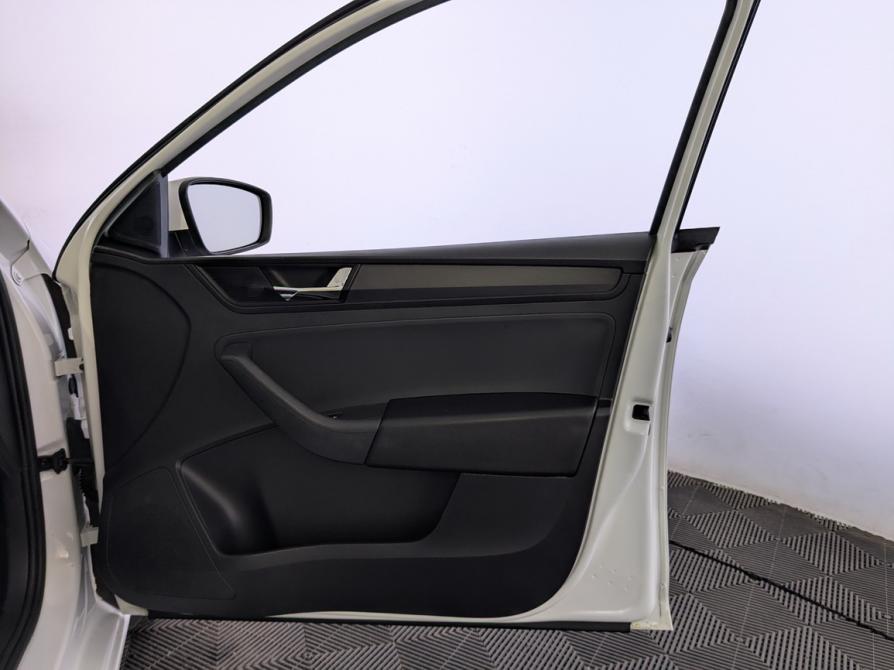 Skoda Rapid I Рестайлинг Москва  - изображение 24