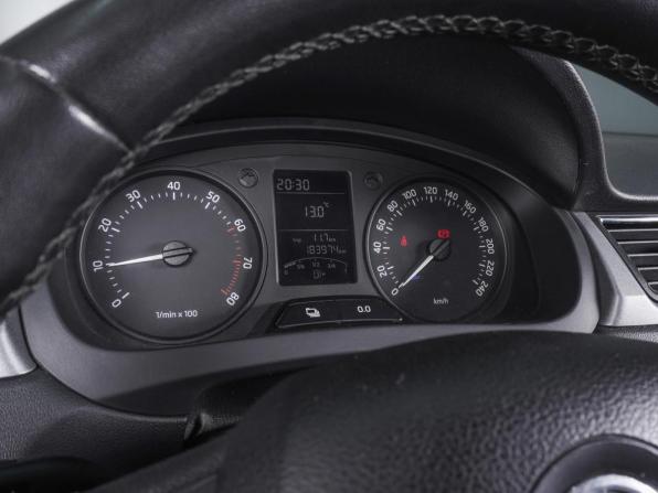 Skoda Rapid I с пробегом 2015 года, цена 670 000 рублей, 183974 км, лифтбек, Автокод Объявления