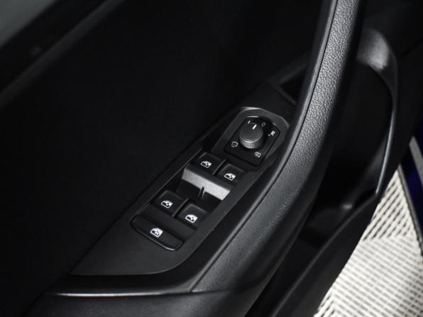 Skoda Karoq I с пробегом 2020 года, цена 1 830 000 рублей, 122045 км, внедорожник, Автокод Объявления