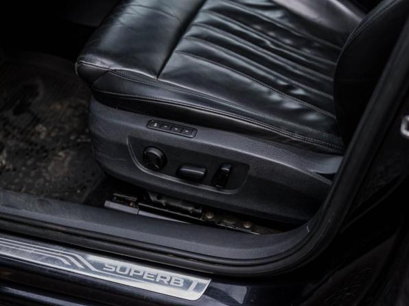 Skoda Superb III с пробегом 2016 года, цена 1 568 000 рублей, 193302 км, универсал, Автокод Объявления