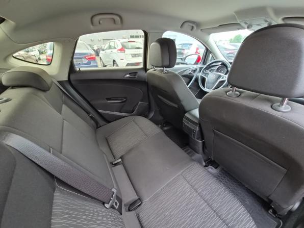 Opel Astra J Рестайлинг с пробегом 2012 года, цена 830 000 рублей, 109343 км, седан, Автокод Объявления