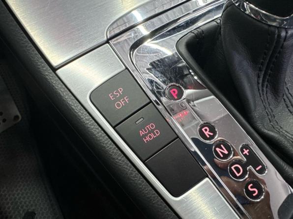 Volkswagen Passat B6 с пробегом 2010 года, цена 879 000 рублей, 207998 км, седан, Автокод Объявления