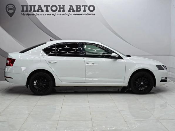 Skoda Octavia III (A7) Рестайлинг с пробегом 2018 года, цена 1 729 000 рублей, 127500 км, лифтбек, Автокод Объявления