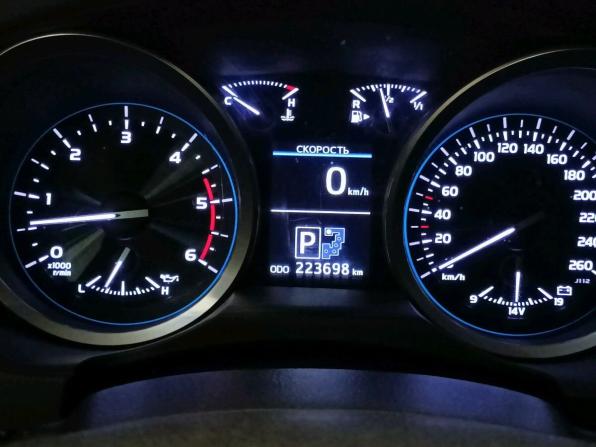 Toyota Land Cruiser 200 Series Рестайлинг 1 с пробегом 2013 года, цена 3 699 000 рублей, 221000 км, внедорожник, Автокод Объявления