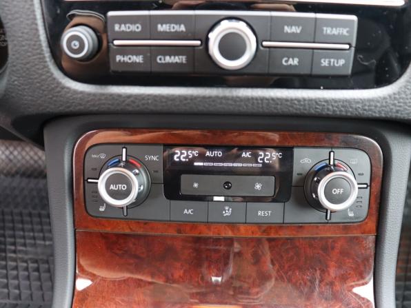 Volkswagen Touareg II с пробегом 2013 года, цена 2 249 000 рублей, 177215 км, внедорожник, Автокод Объявления