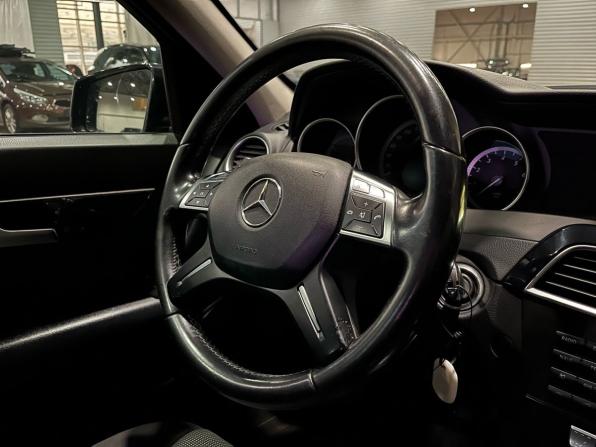Mercedes-Benz C-Класс III (W204) Рестайлинг с пробегом 2011 года, цена 1 295 000 рублей, 259247 км, седан, Автокод Объявления