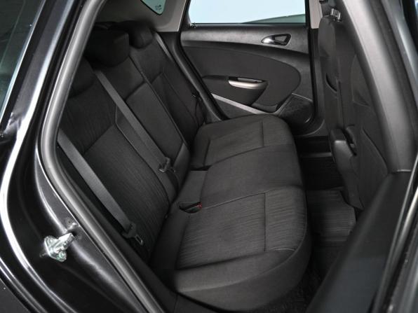 Opel Astra J с пробегом 2012 года, цена 949 000 рублей, 171545 км, хэтчбек, Автокод Объявления
