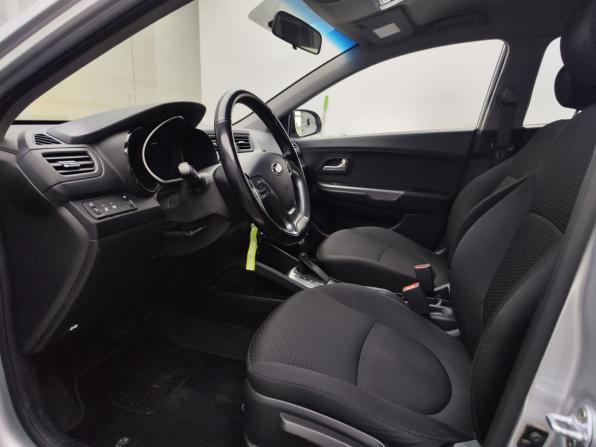 Kia Rio III Рестайлинг с пробегом 2017 года, цена 1 320 000 рублей, 86600 км, хэтчбек, Автокод Объявления