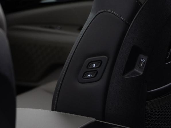 Kia Carnival IV Рестайлинг с пробегом 2025 года, цена 7 745 055 рублей, 49 км, минивэн, Автокод Объявления