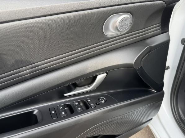 Hyundai Elantra VII (CN7) с пробегом 2022 года, цена 1 780 000 рублей, 54933 км, седан, Автокод Объявления