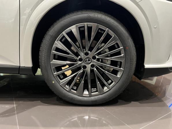 Lexus RX V с пробегом 2025 года, цена 11 941 000 рублей, 22 км, внедорожник, Автокод Объявления