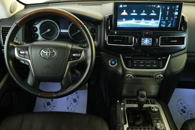 Toyota Land Cruiser 200 Series Рестайлинг 2 с пробегом 2017 года, цена 6 499 000 рублей, 227000 км, внедорожник, Автокод Объявления